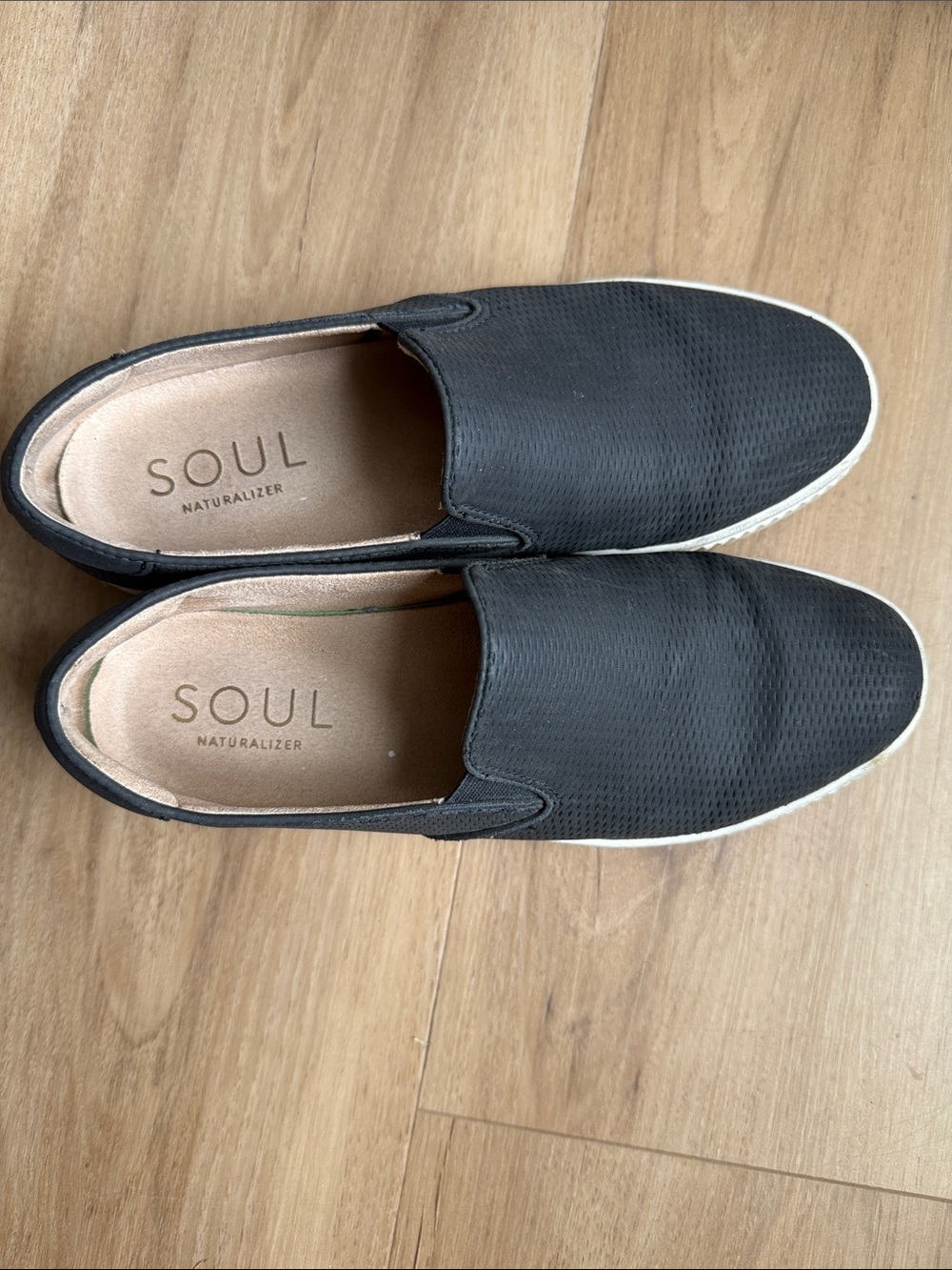 SOUL Naturalizer Women’s  Black Slip-On Loafers